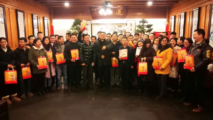 2-收到趙振元同志的慰問，欣喜寫在現(xiàn)場每一位工作人員的臉上.jpg