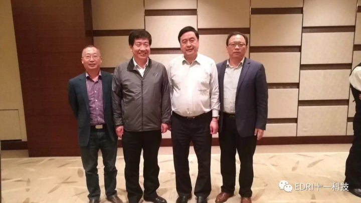 3-趙振元同志與劉濟東、樊后檐、王明云同志親切合影.jpg