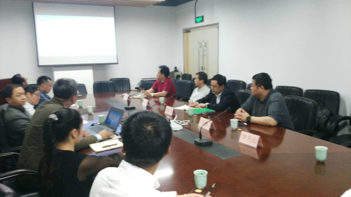 2-李天山向趙振元，白焰匯報北京分院發(fā)展思路.jpg